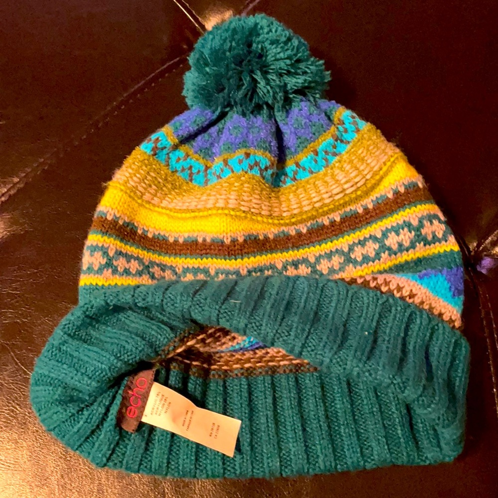 Echo green knit hat.